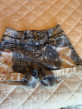 SO Women's Acid-Wash Denim Shorts with Multicolor Speckles